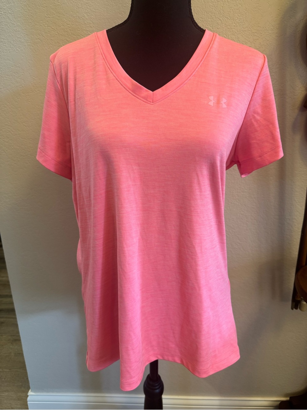 Under Armour Women's Neon Pink V-Neck Short Sleeve Tee